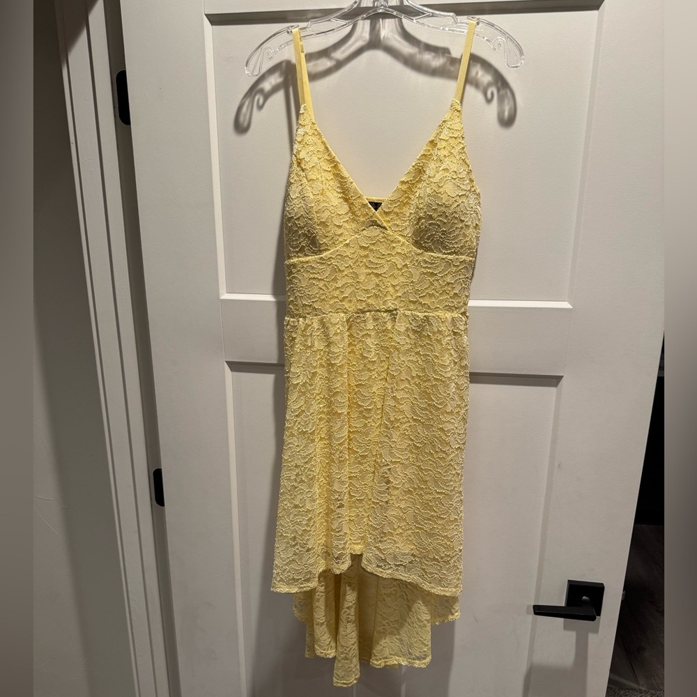 EUC Lily Rose Yellow Sequin and Lace High Low Dress